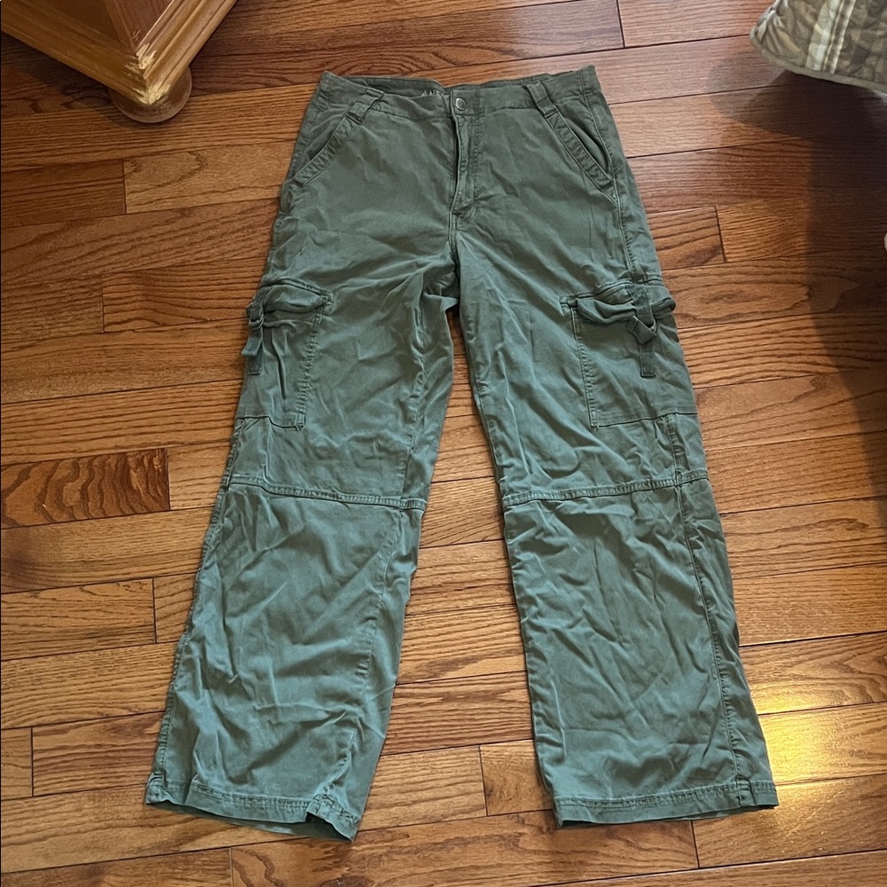 American Eagle Outfitters Green Cargo Pants
